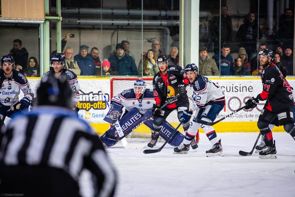Chamonix  4 - 5 Angers 