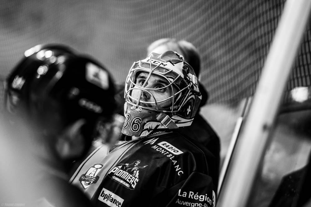 Chamonix  4 - 5 Angers 