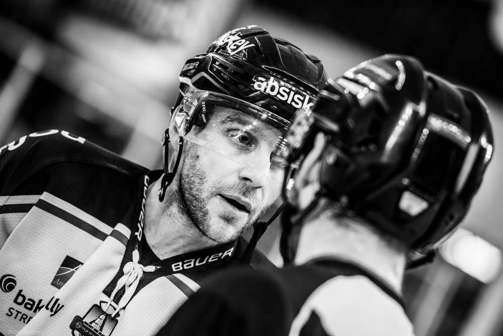Chamonix  4 - 5 Angers 