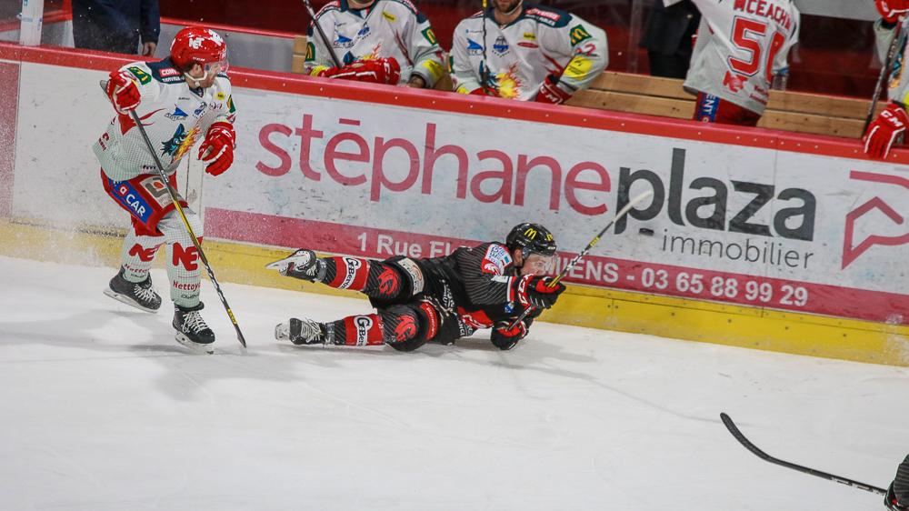 Amiens  3 - 4 Grenoble 