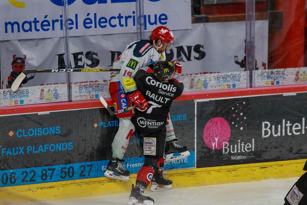 Amiens  3 - 4 Grenoble 