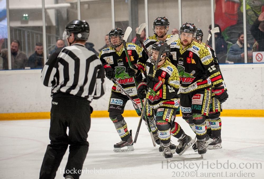 Nimes 4 - 1 Villard-de-Lans II