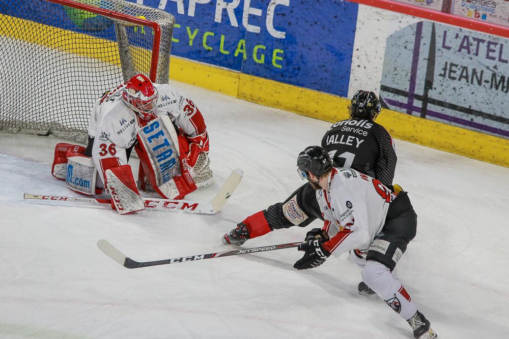Amiens  4 - 1 Chamonix 