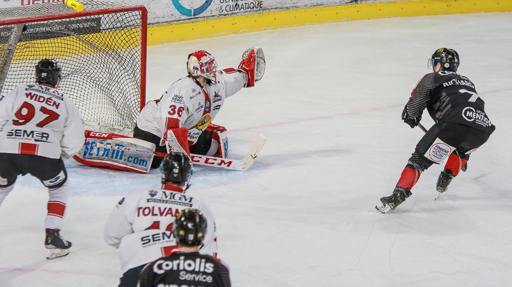 Amiens  4 - 1 Chamonix 