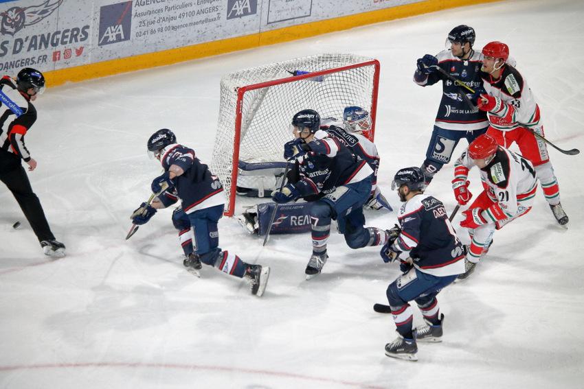 Angers  6 - 1 Anglet
