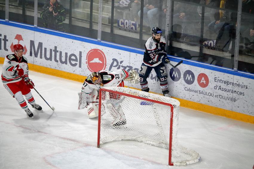 Angers  6 - 1 Anglet