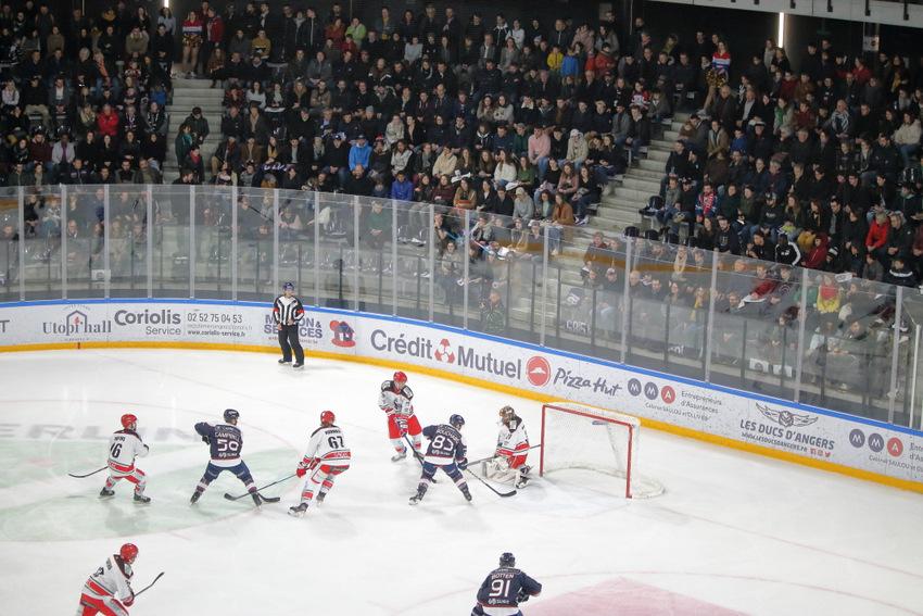 Angers  6 - 1 Anglet
