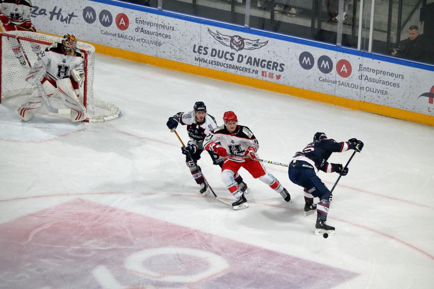 Angers  6 - 1 Anglet