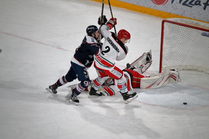 Angers  6 - 1 Anglet