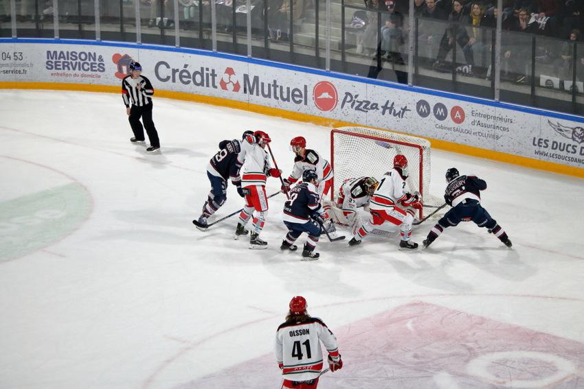 Angers  6 - 1 Anglet