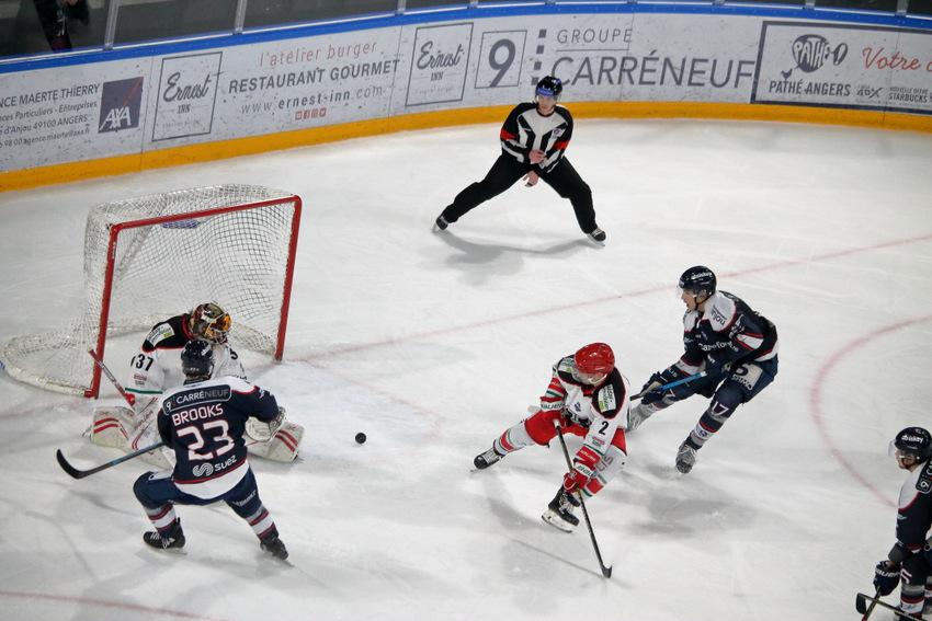 Angers  6 - 1 Anglet