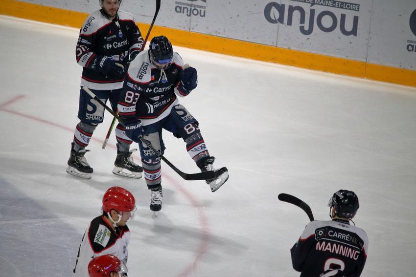 Angers  6 - 1 Anglet