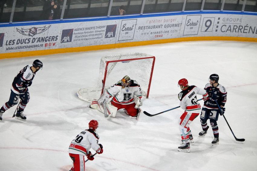 Angers  6 - 1 Anglet