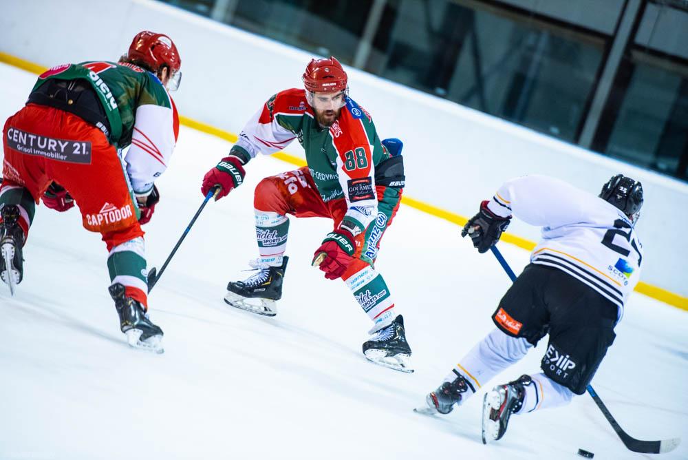Mont-Blanc 4 - 3 Brest 