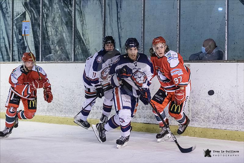 Courbevoie  3 - 6 Wasquehal Lille