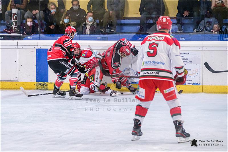Neuilly/Marne 7 - 1 Courbevoie 