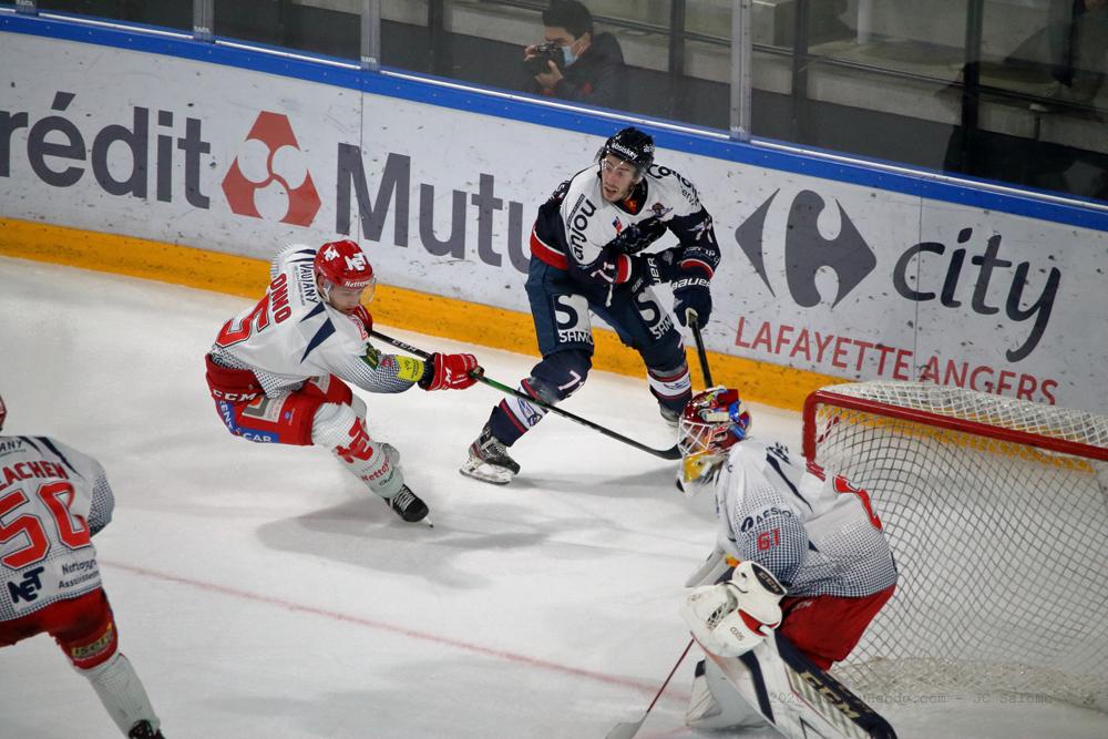 Angers  6 - 4 Grenoble 