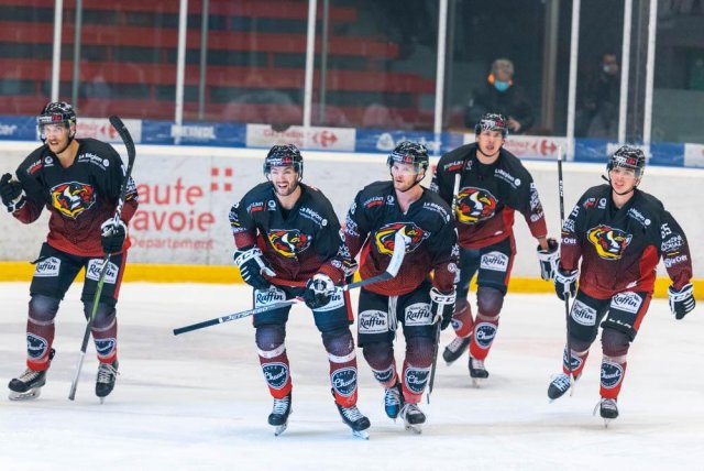 Photo hockey match Morzine-Avoriaz - Courchevel-Méribel-Pralognan le 20/10/2020