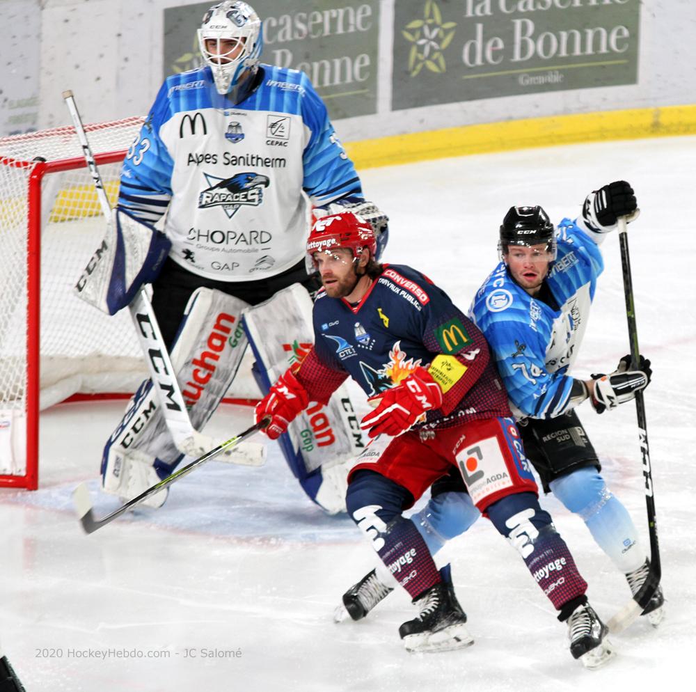 Grenoble reprend par un match amical — Reportage