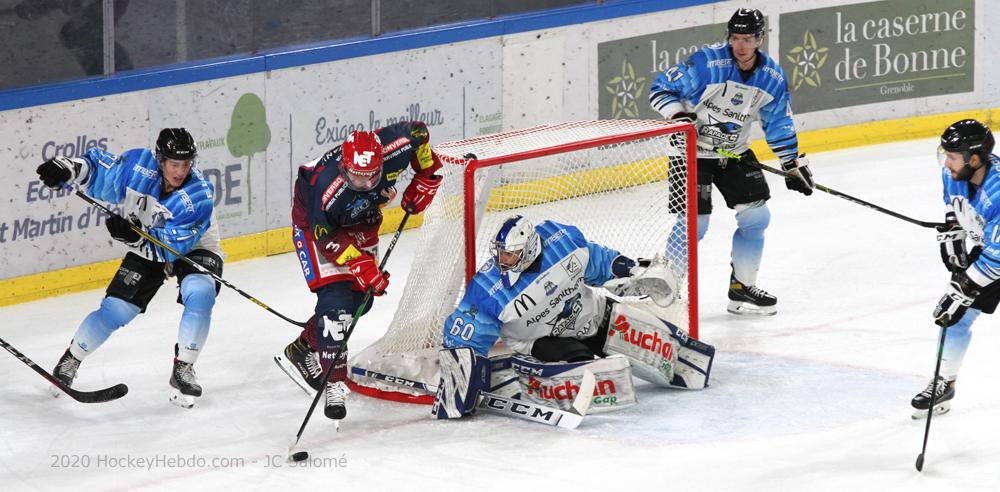 Grenoble reprend par un match amical — Reportage