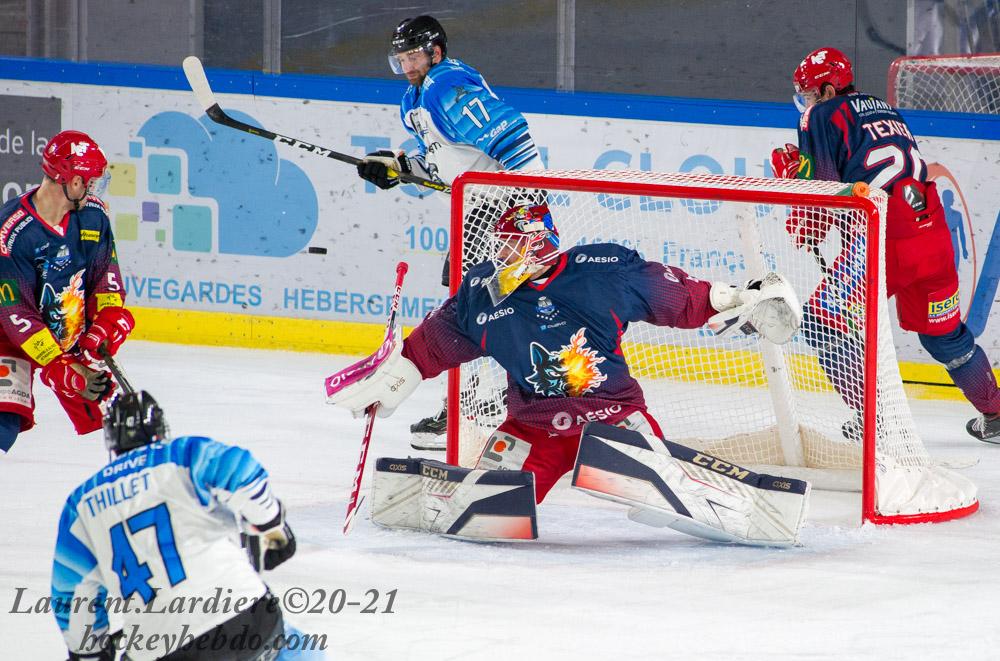 Grenoble reprend par un match amical — Reportage