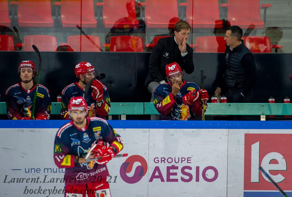 Grenoble reprend par un match amical — Reportage
