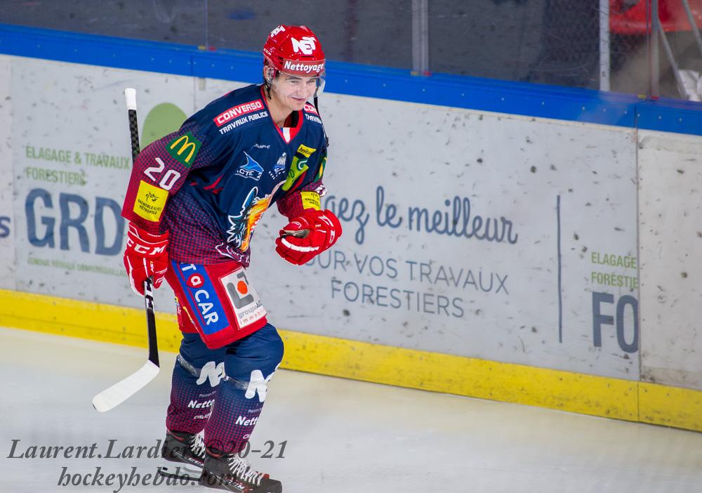 Grenoble reprend par un match amical — Reportage