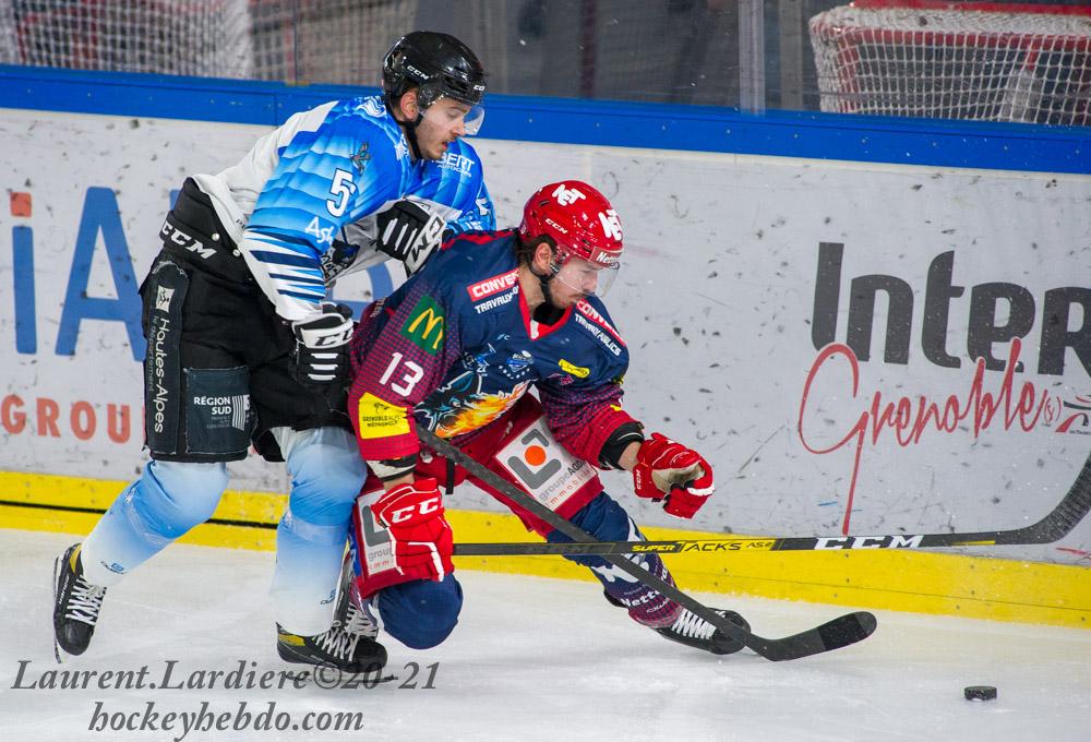 Grenoble reprend par un match amical — Reportage