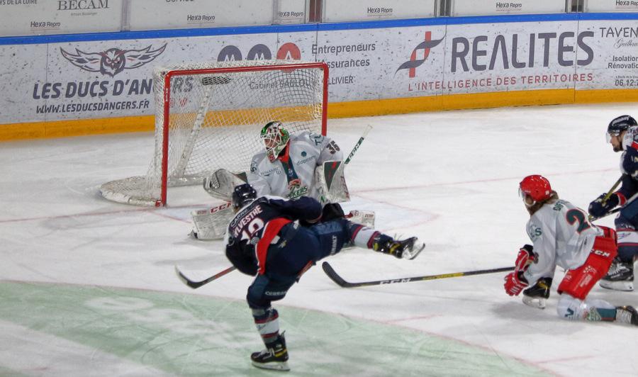 Angers  4 - 3 Cergy-Pontoise