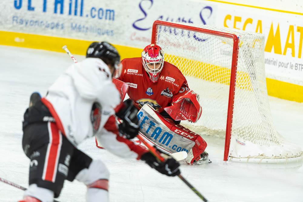 Chamonix  0 - 4 Mulhouse