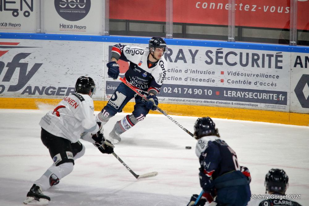 Angers  3 - 0 Chamonix 