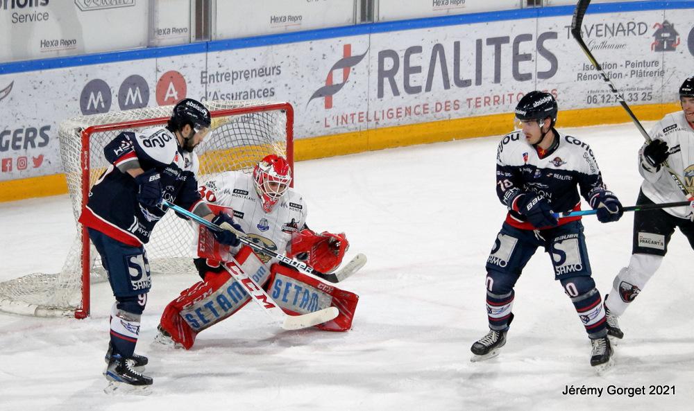 Angers  3 - 0 Chamonix 