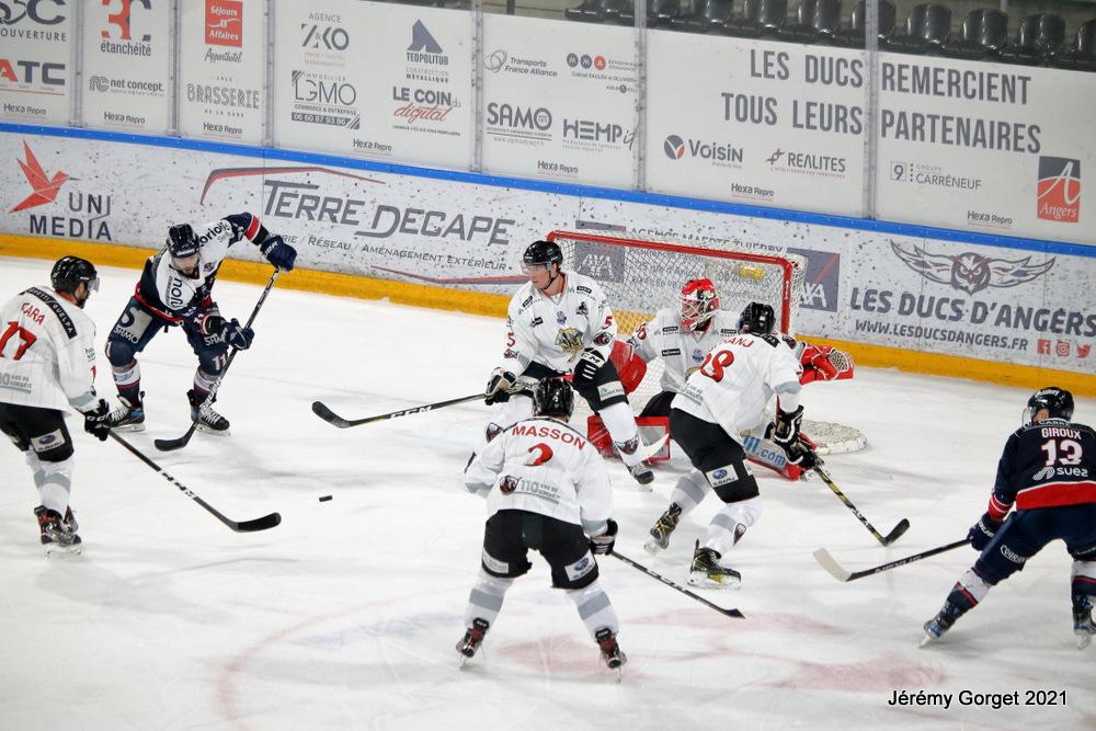 Angers  3 - 0 Chamonix 
