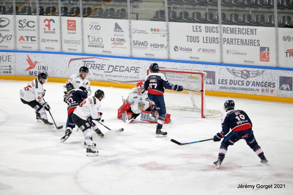 Angers  3 - 0 Chamonix 