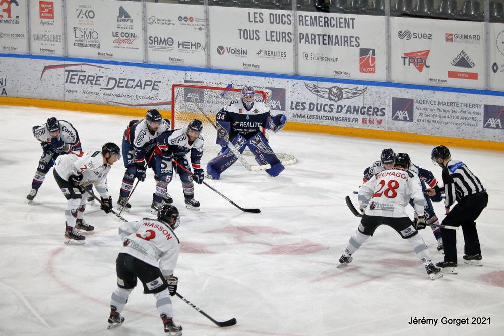 Angers  3 - 0 Chamonix 