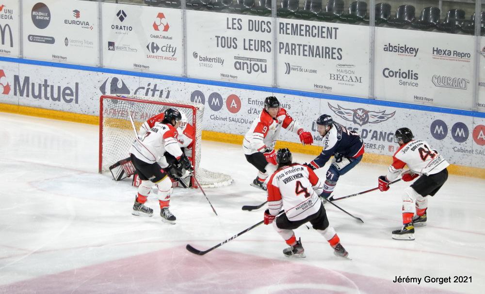 Angers  3 - 0 Nice