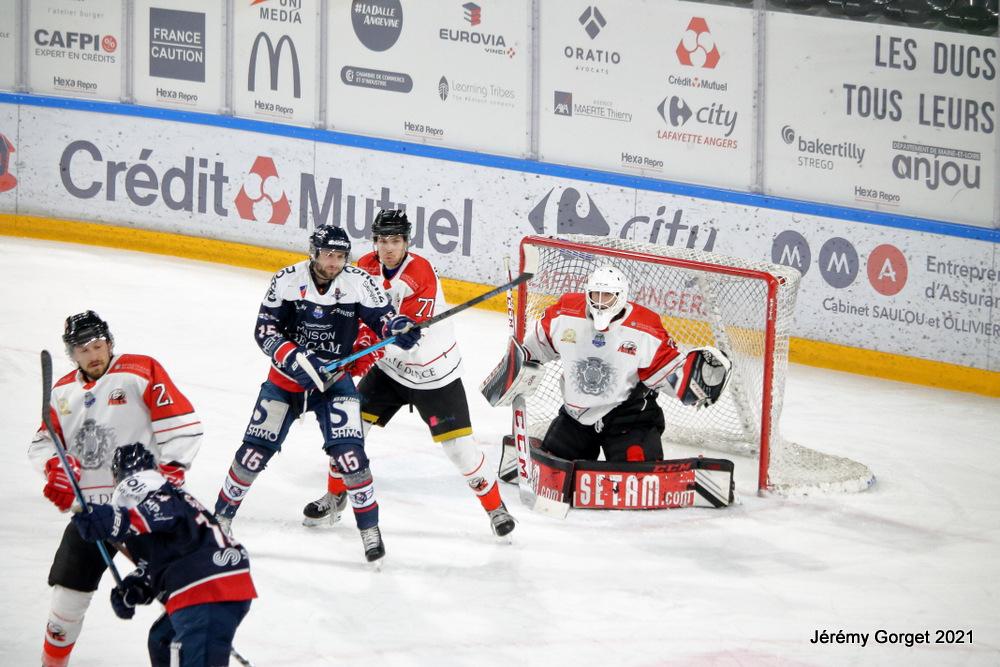 Angers  3 - 0 Nice