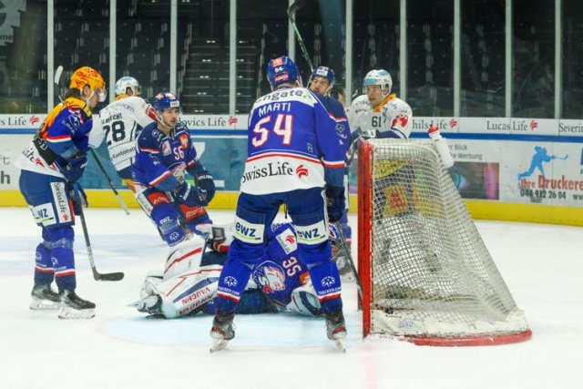 Photo hockey match Zürich - Zug le 27/03/2021
