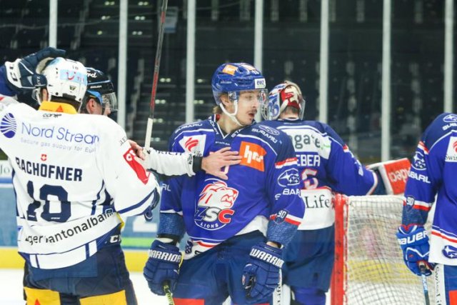 Photo hockey match Zürich - Zug le 27/03/2021