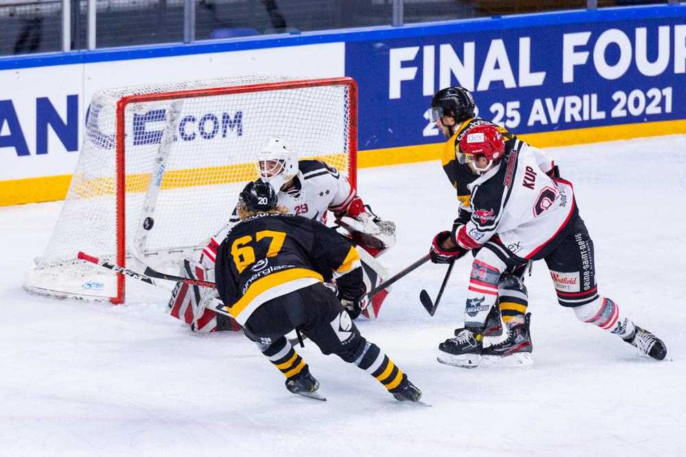 Strasbourg  4 - 3 Neuilly/Marne