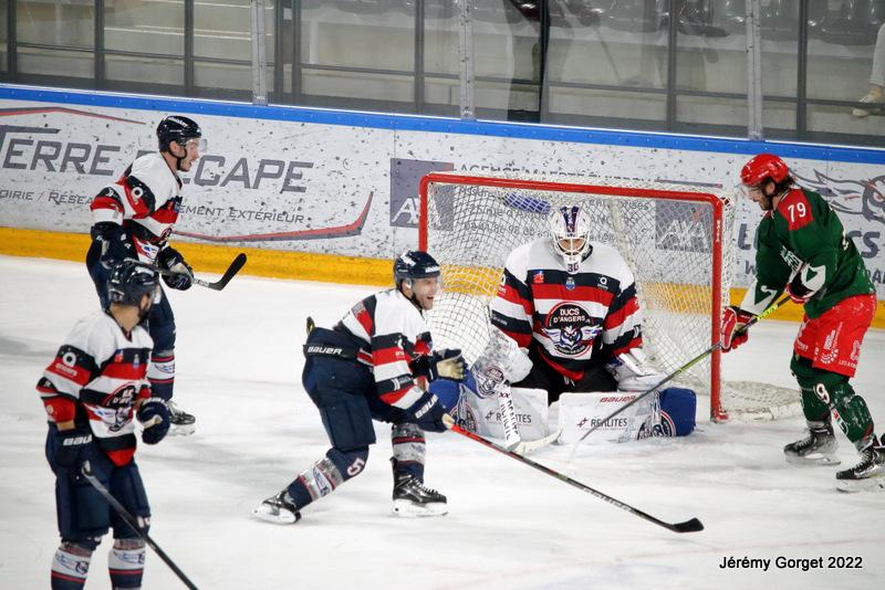 Angers  3 - 2 Cergy-Pontoise