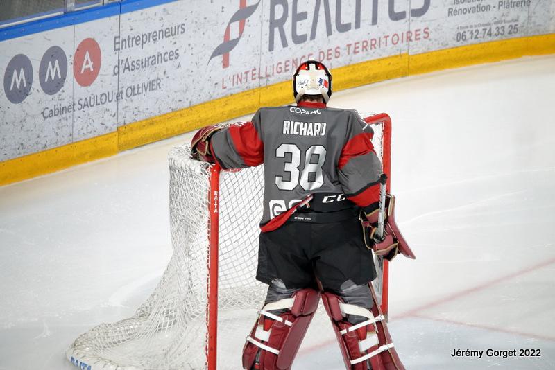 Angers  4 - 1 Bordeaux