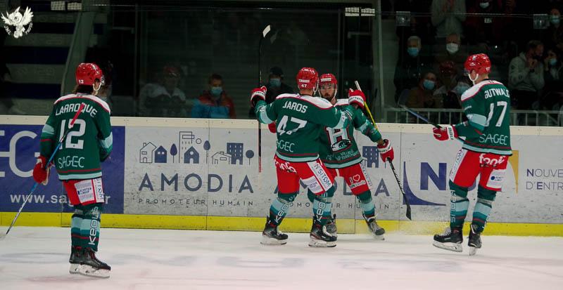 Anglet 3 - 4 Chamonix 