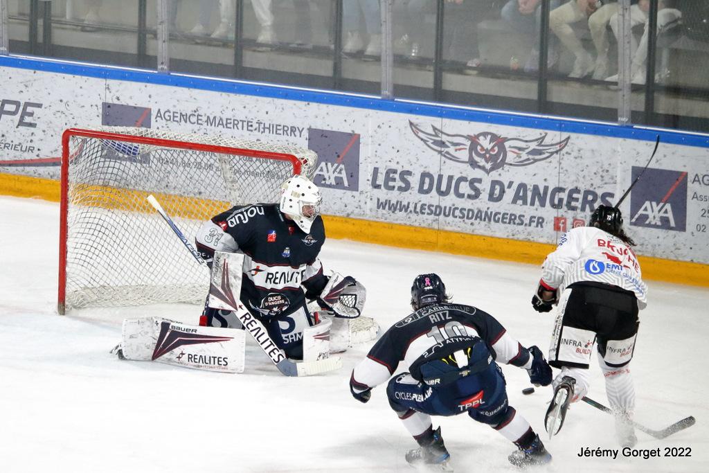 Angers  3 - 2 Amiens 
