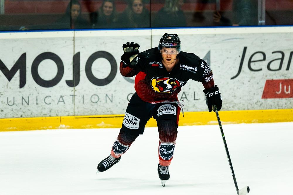 Morzine-Avoriaz 7 - 5 Roanne