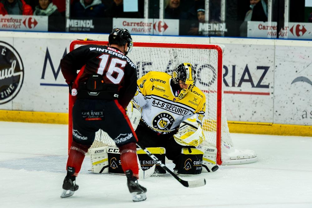 Morzine-Avoriaz 7 - 5 Roanne