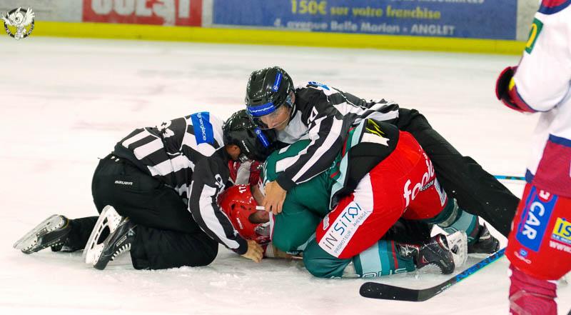 Anglet 2 - 4 Grenoble 