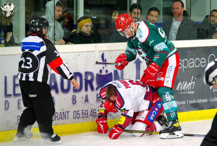 Anglet 2 - 4 Grenoble 