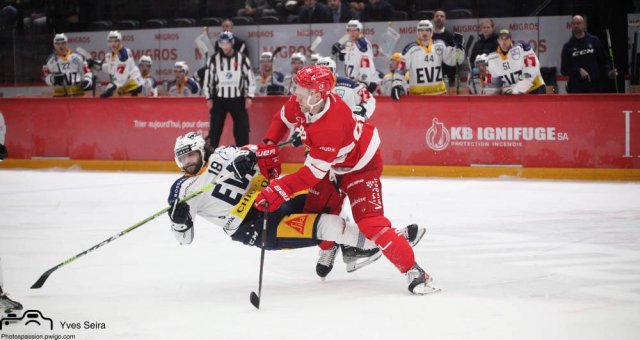 Photo hockey match Lausanne - Zug le 26/10/2021