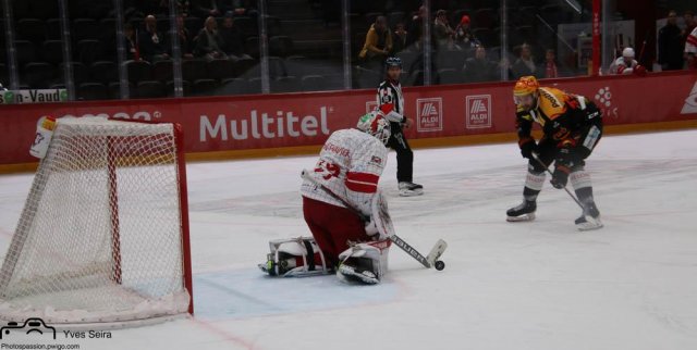 Photo hockey match Lausanne - Bern le 27/11/2021